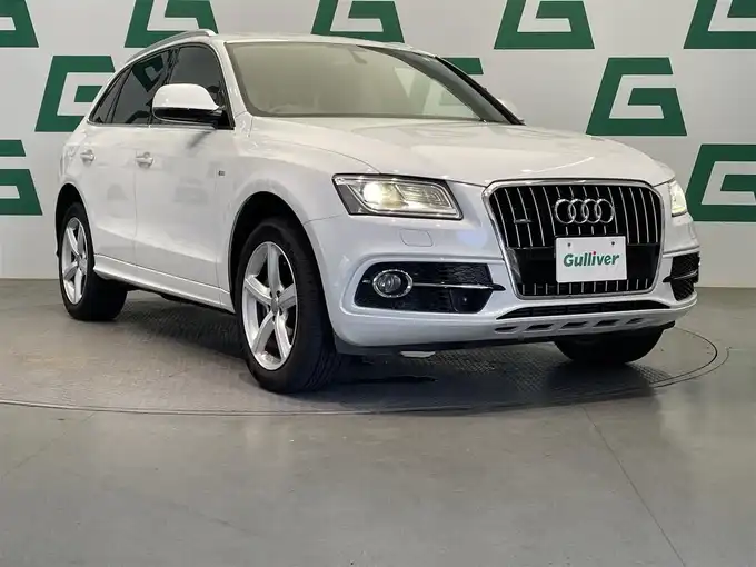 新着情報“Ｑ５2．0TFSIクワトロ Sラインパッケージ”2016年式アイビスホワイト入荷しました！