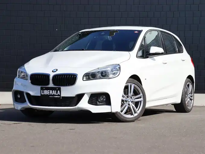 新着情報“２シリーズ225i xDriveアクティブツアラー Mスポーツ”2018年式アルピンホワイトⅢ入荷しました！