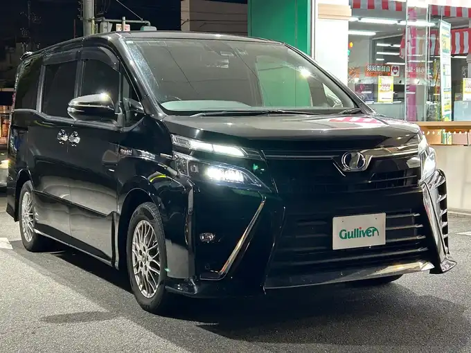 新着情報“ヴォクシーハイブリッドZS 煌”2018年式ブラック入荷しました！