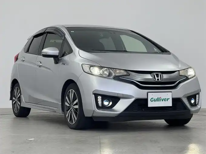 新着情報“フィットハイブリッドハイブリッド・Sパッケージ”2015年式アラバスターシルバーメタリック入荷しました！
