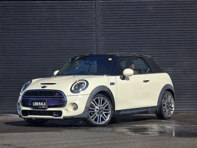 新着情報“ＭＩＮＩクーパーS コンバーチブル”2017年式ペッパー・ホワイト入荷しました！