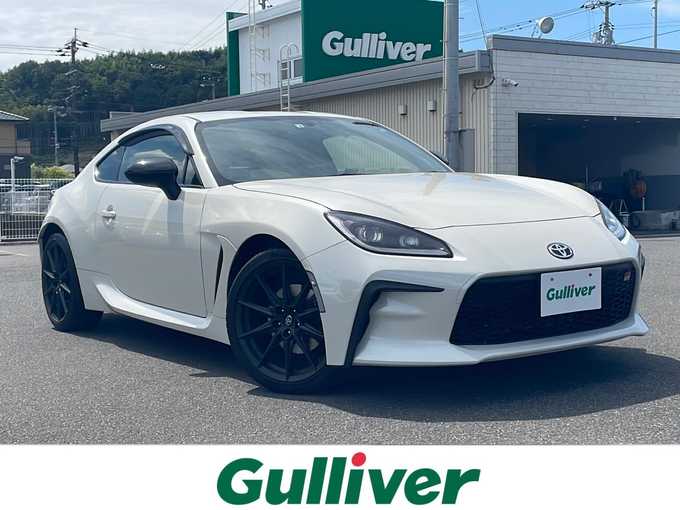 新着情報“ＧＲ８６RZ”2022年式クリスタルホワイトパール入荷しました！