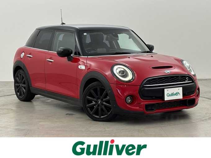 新着情報“ＭＩＮＩクーパーSD”2021年式チリ・レッド入荷しました！