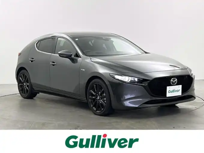 新着情報“ＭＡＺＤＡ３ファストバックXバーガンディ セレクション”2021年式マシーングレープレミアムM入荷しました！