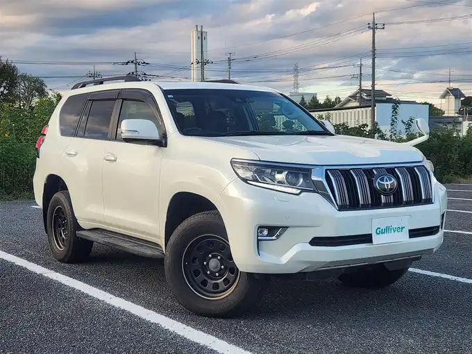 新着情報“ランドクルーザープラドTX Lパッケージ”2018年式ホワイトパールクリスタルシャイン入荷しました！