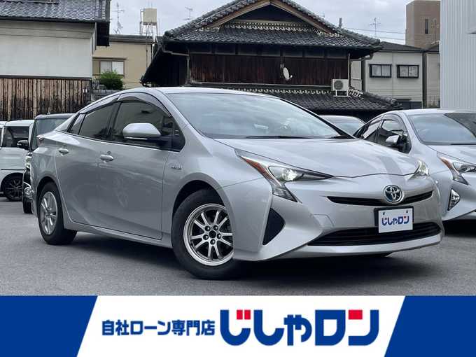 新着情報“プリウスS”2017年式シルバーM入荷しました！