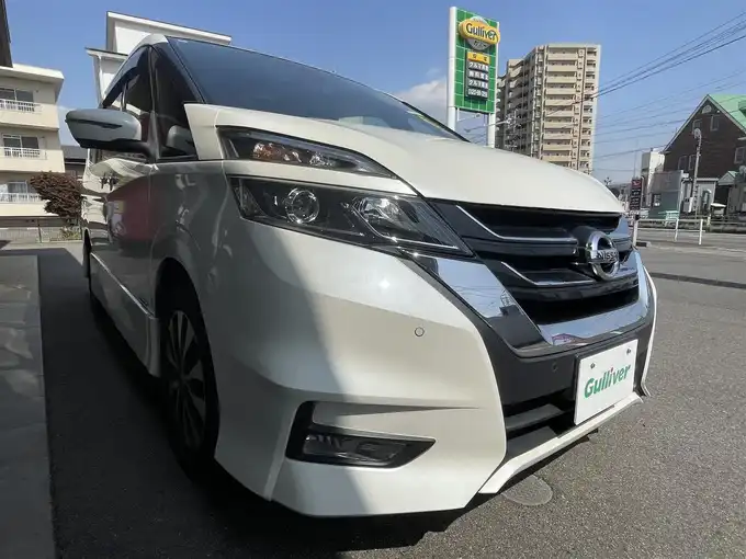 新着情報“セレナハイウェイスター VセレクションⅡ”2019年式ブリリアントホワイトパール入荷しました！