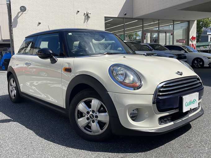 新着情報“ＭＩＮＩクーパーD”2017年式ペッパー・ホワイト入荷しました！