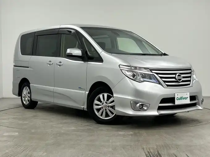 新着情報“セレナハイウェイスター S－ハイブリッド”2015年式ブリリアントシルバー入荷しました！