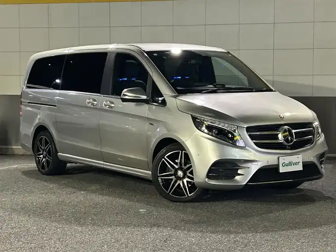 新着情報“ＶクラスV220d スポーツ ロング”2017年式ブリリアントシルバー入荷しました！