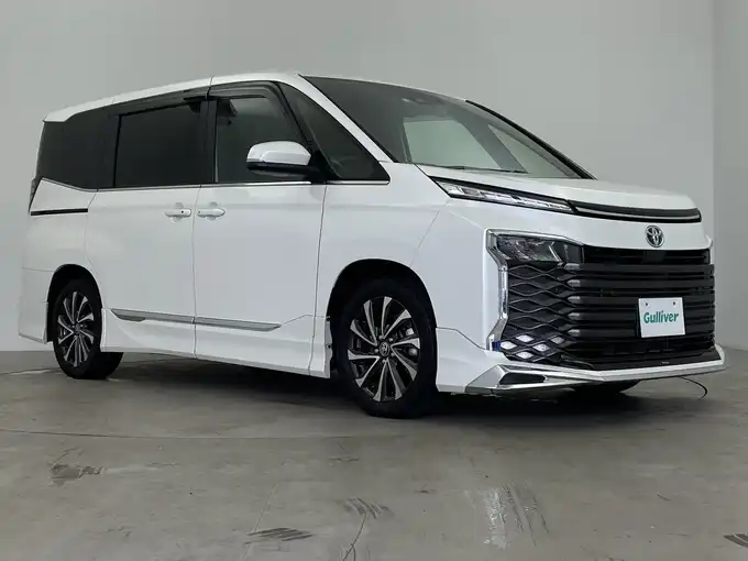 新着情報“ヴォクシーハイブリッドS－Z”2022年式ホワイトパールクリスタルシャイン入荷しました！