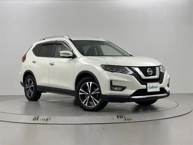 新着情報“エクストレイル20Xi”2018年式ブリリアントホワイトパール入荷しました！