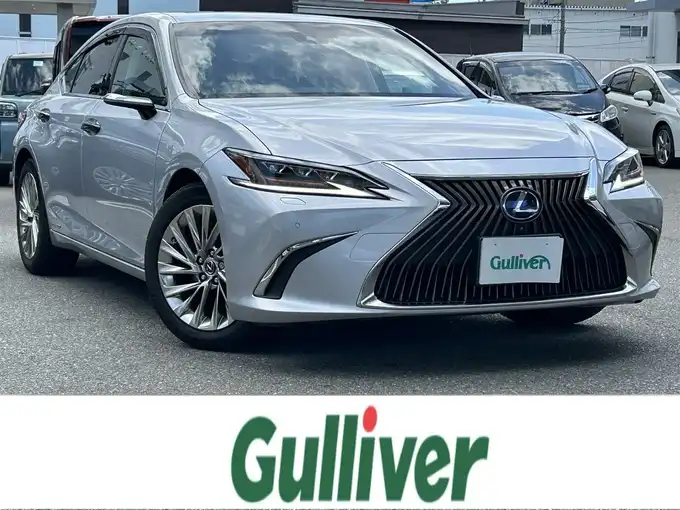 新着情報“ＥＳES300h バージョンL”2019年式プラチナムシルバーメタリック入荷しました！