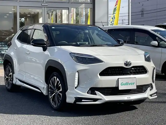 新着情報“ヤリスクロスZ”2021年式ブラックマイカ/ホワイトパールクリスタルシャイン 2トーン入荷しました！