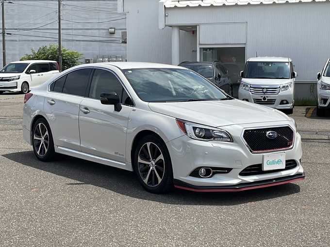 新着情報“レガシィＢ４リミテッド”2016年式クリスタルホワイトP入荷しました！