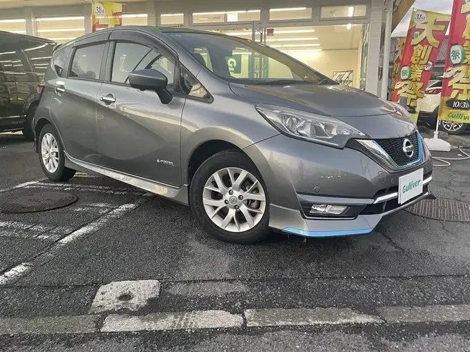 新着情報“ノートe－パワー メダリスト”2018年式ダークメタルグレー入荷しました！