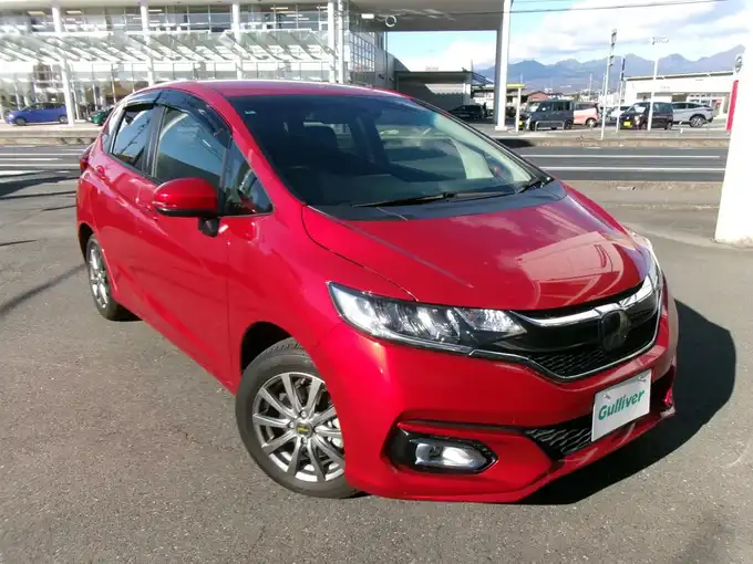 新着情報“フィット13G”2019年式プレミアムクリスタルレッドM入荷しました！