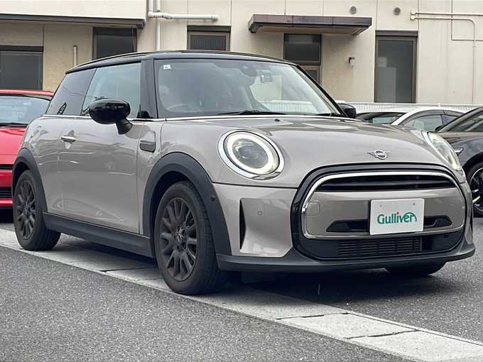 新着情報“ＭＩＮＩクーパーD クラシック・トリム”2021年式ベージュ入荷しました！