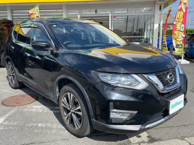 新着情報“エクストレイル20Xi”2018年式ダイヤモンドブラック入荷しました！