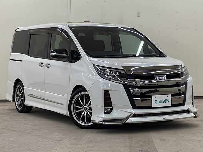 新着情報“ノアSi”2017年式ホワイトパールクリスタルシャイン入荷しました！