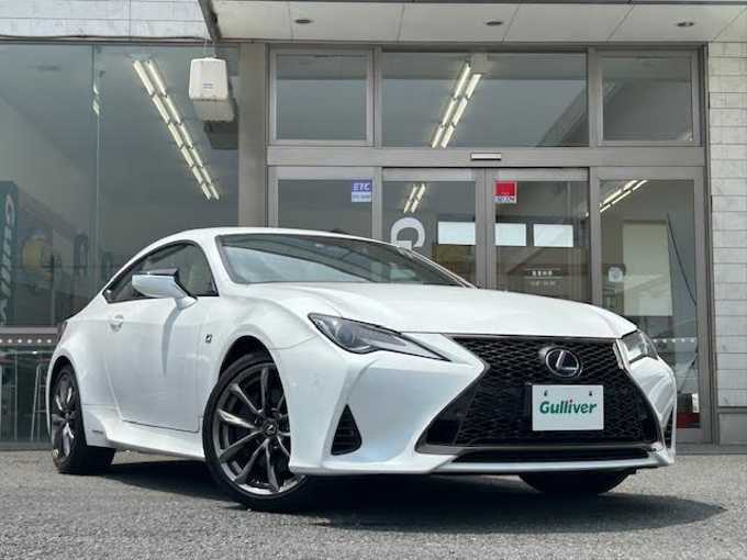新着情報“ＲＣRC300h Fスポーツ”2022年式ホワイトノーヴァガラスフレーク入荷しました！