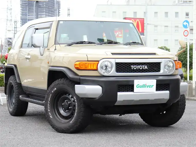 新着情報“ＦＪクルーザーベースグレード”2013年式ベージュ/ホワイト入荷しました！