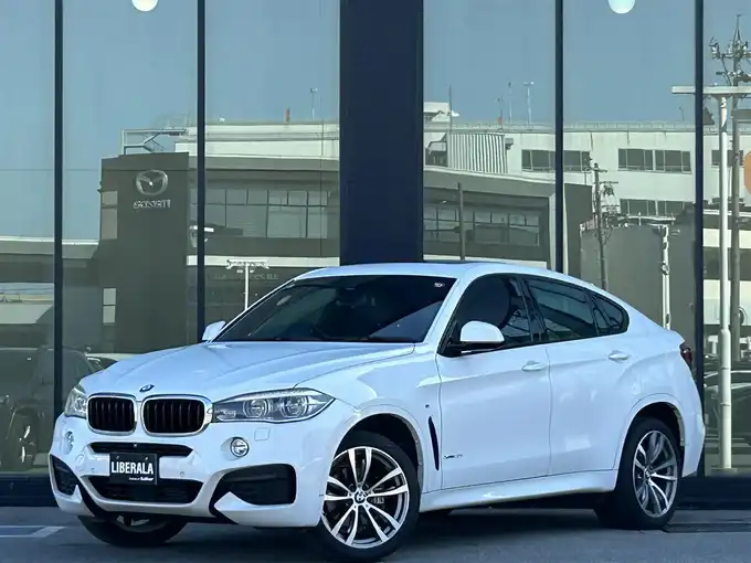 新着情報“Ｘ６xDrive 35i Mスポーツ”2016年式白入荷しました！
