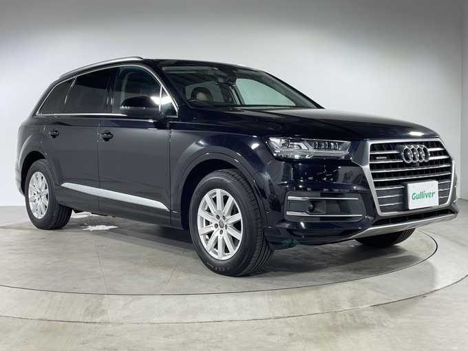 新着情報“Ｑ７2．0TFSIクワトロ”2016年式黒入荷しました！