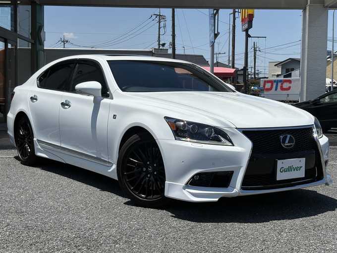 新着情報“ＬＳLS460 特別仕様車 FスポーツXライン”2015年式ホワイトノーヴァガラスフレーク入荷しました！