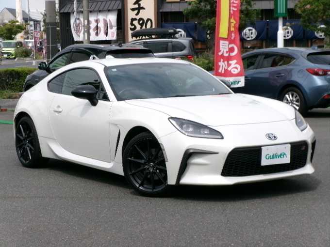 新着情報“ＧＲ８６RZ”2021年式クリスタルホワイトパール入荷しました！