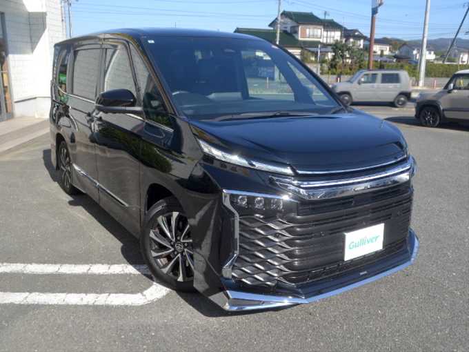 新着情報“ヴォクシーハイブリッドS－Z”2022年式アティチュードブラックマイカ入荷しました！