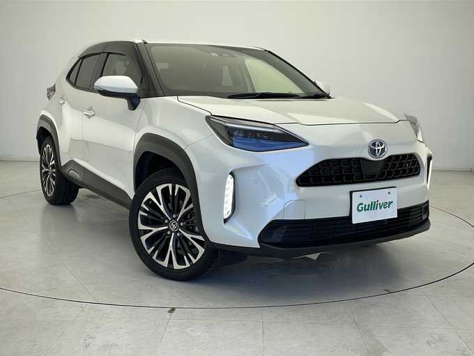 新着情報“ヤリスクロスハイブリッドZ”2022年式ホワイトパールクリスタルシャイン入荷しました！