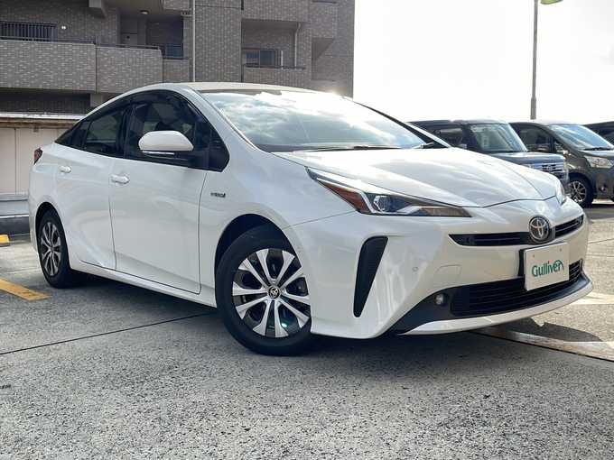 新着情報“プリウスA”2020年式ホワイトパールクリスタルシャイン入荷しました！