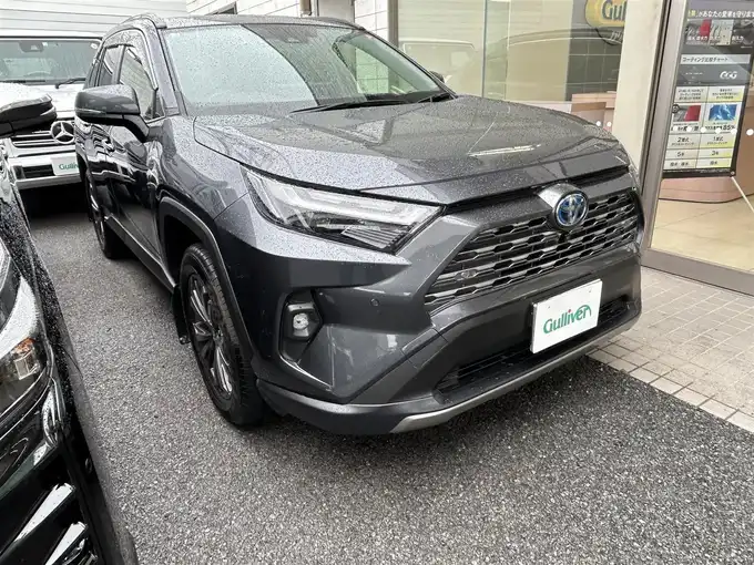 新着情報“ＲＡＶ４ハイブリッドG”2023年式黒入荷しました！