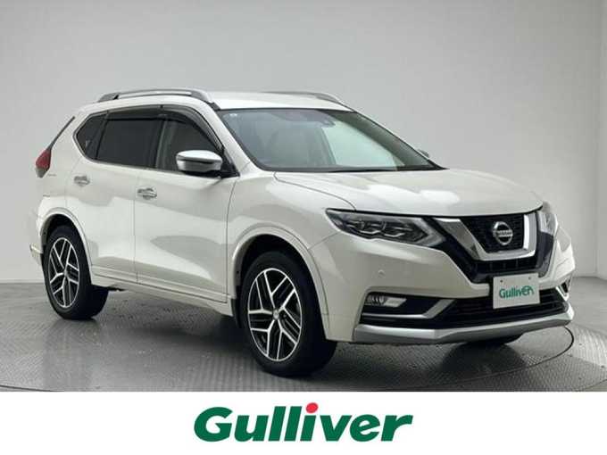 新着情報“エクストレイルモード・プレミア ハイコントラストインテリア”2017年式ブリリアントホワイトパール入荷しました！