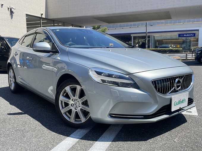 新着情報“Ｖ４０T3 インスクリプション”2016年式シルバー入荷しました！