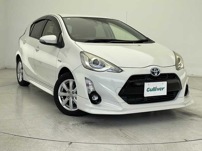 新着情報“アクアGブラックソフトレザーセレクション”2017年式ライムホワイトパールクリスタルシャイン入荷しました！