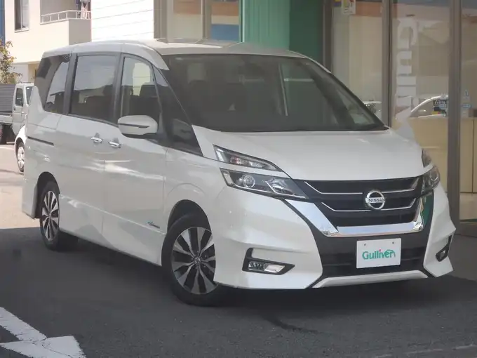 新着情報“セレナハイウェイスター”2017年式ブリリアントホワイトパール入荷しました！