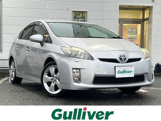 新着情報“プリウスSツーリングセレクション”2011年式シルバーM入荷しました！