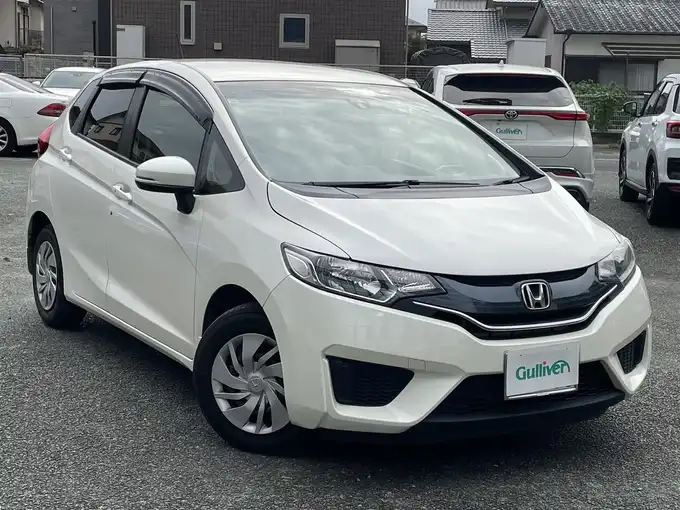 新着情報“フィット13G・Fパッケージ”2013年式プレミアムホワイトパール入荷しました！