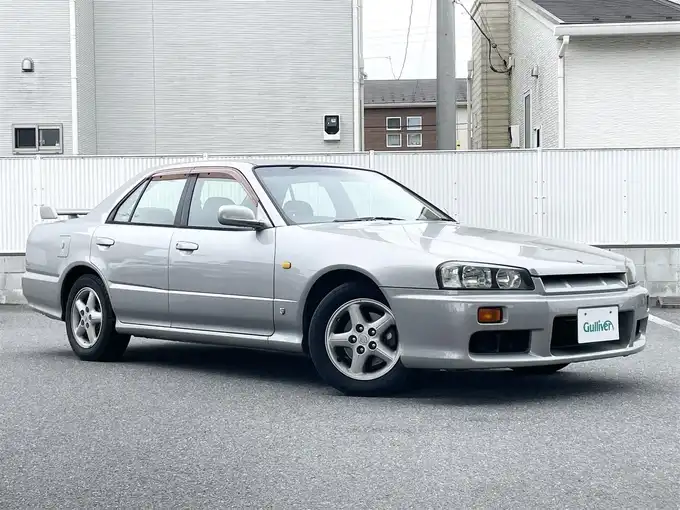新着情報“スカイラインGT”1998年式ソニックシルバー入荷しました！