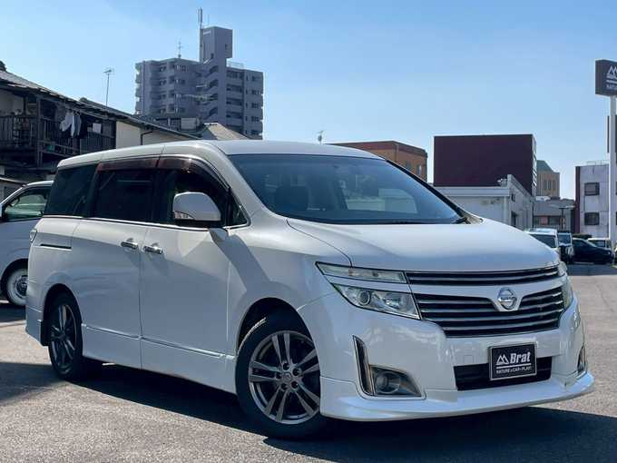 新着情報“エルグランド250ハイウェイスターアーバンクロム”2012年式ブリリアントホワイトパール入荷しました！