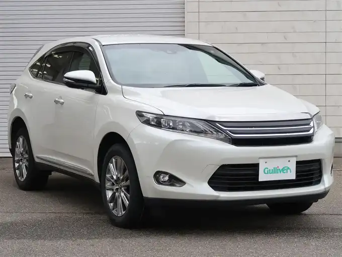 新着情報“ハリアープレミアム”2016年式ホワイトパールクリスタルシャイン入荷しました！