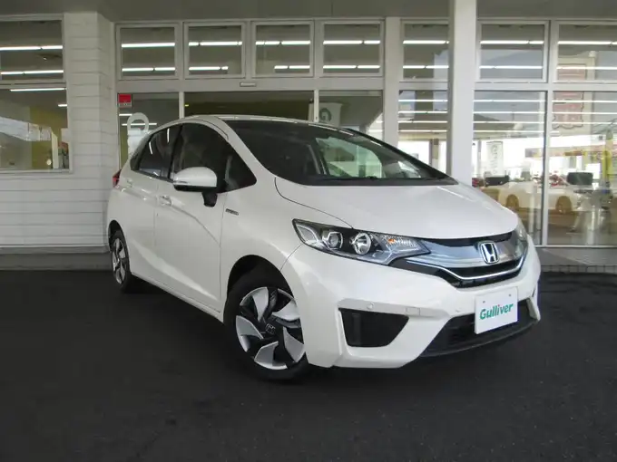 新着情報“フィットハイブリッドハイブリッド・Lパッケージ”2015年式プレミアムホワイトパール入荷しました！