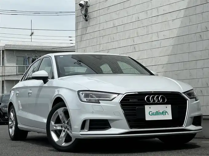 新着情報“Ａ３セダン2．0TFSIクワトロ スポーツ”2018年式グレイシアホワイトメタリック入荷しました！