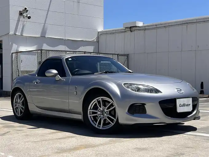 新着情報“ロードスターVS RHT”2012年式アルミニウムメタリック入荷しました！
