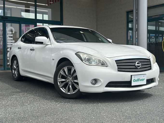 新着情報“フーガハイブリッドベースグレード”2012年式クリスタルホワイトパール入荷しました！