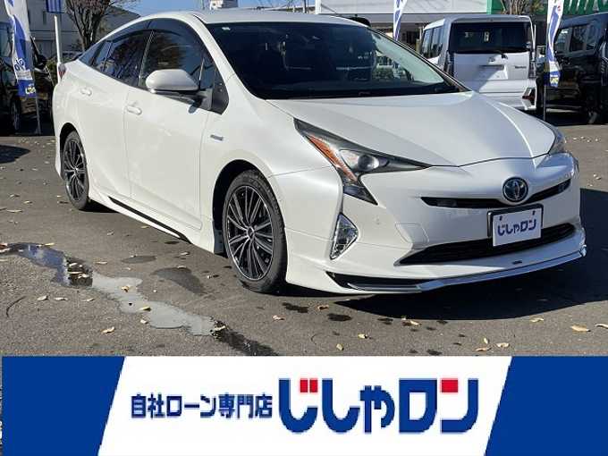 新着情報“プリウスSセーフティプラス”2017年式ホワイトパールクリスタルシャイン入荷しました！