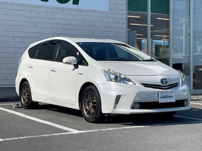 新着情報“プリウスαS チューン ブラック”2014年式ホワイトパールクリスタルシャイン入荷しました！
