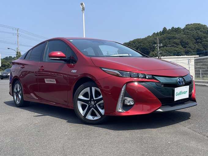 新着情報“プリウスＰＨＶA”2017年式赤入荷しました！